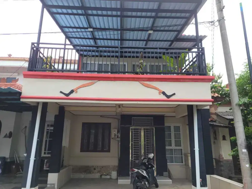 Di jual cepat rumah 2 lantai tempat asri dan nyaman harga murah