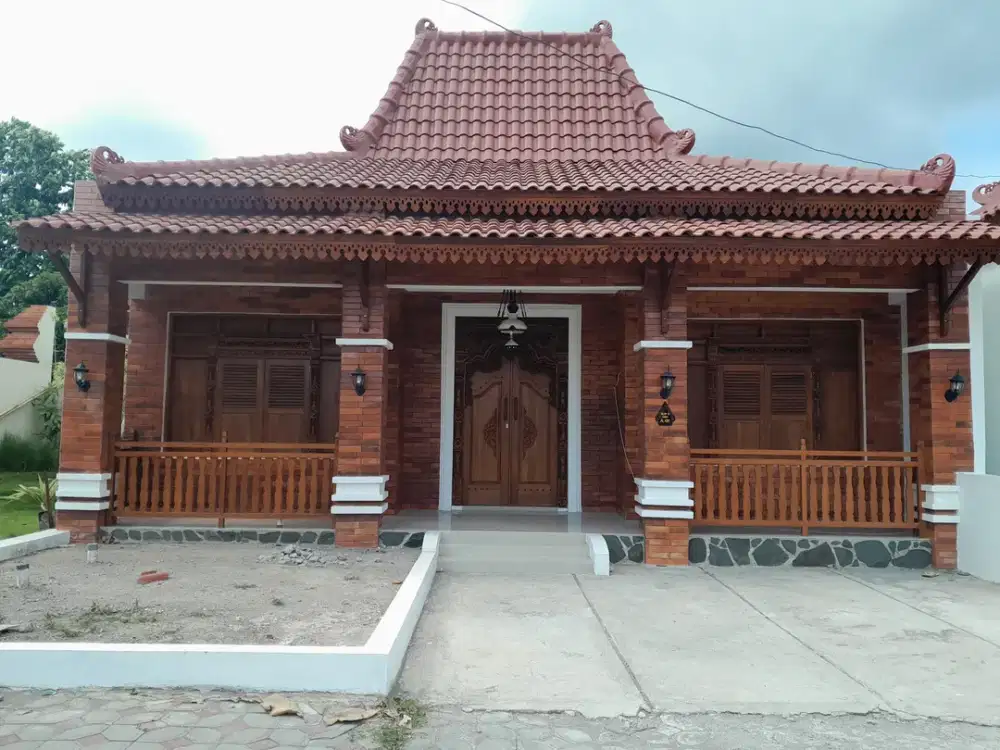 Rumah Joglo Klasik Eksklusif 100 m dari Jalan Utama