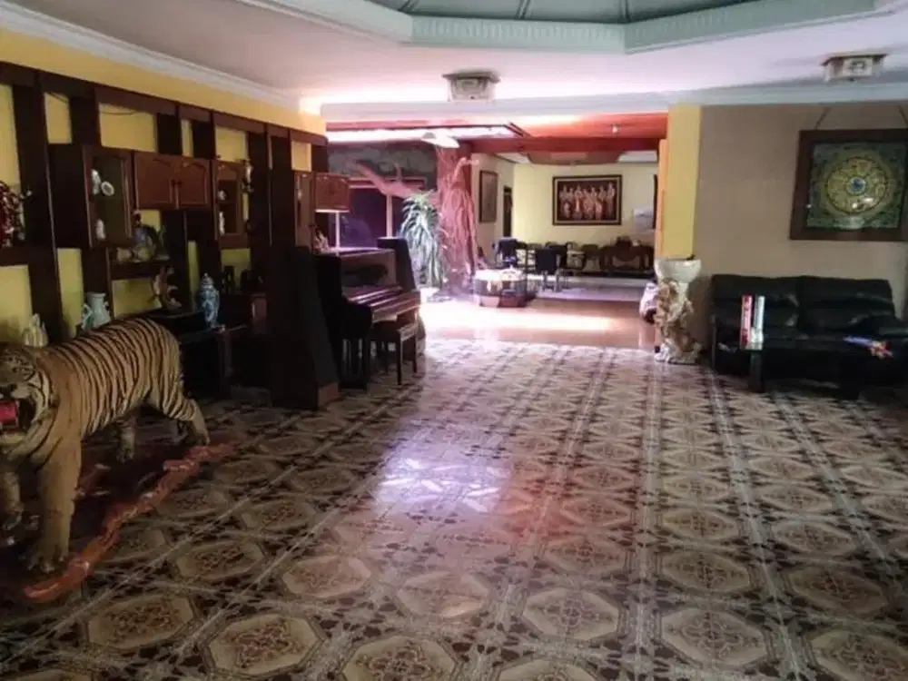 Rumah besar tengah kota jakarta Rawamangun cempaka putih kelapa gading