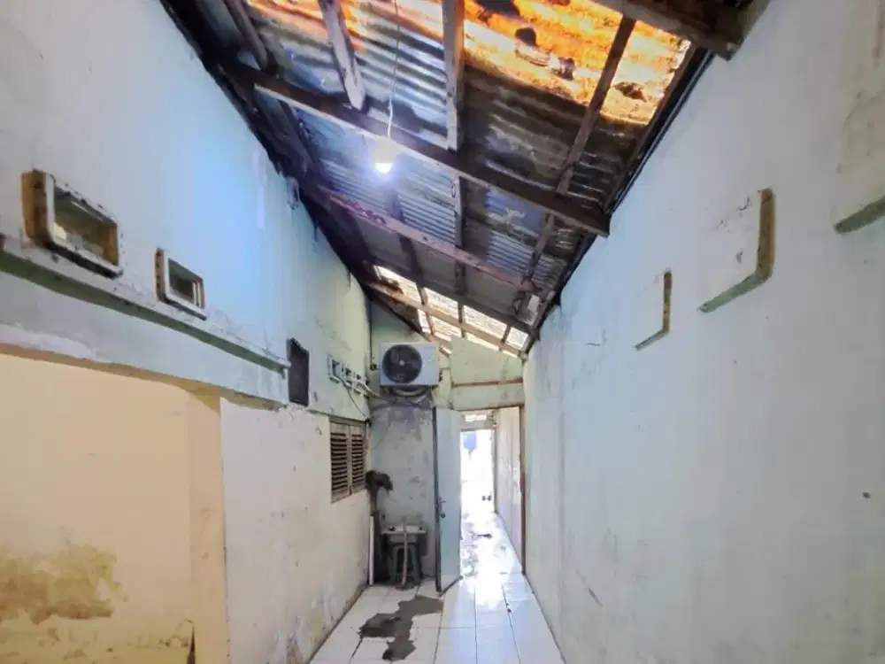 DIJUAL RUMAH LUAS COCOK DIJADIKAN KOS KOSAN JAKBAR