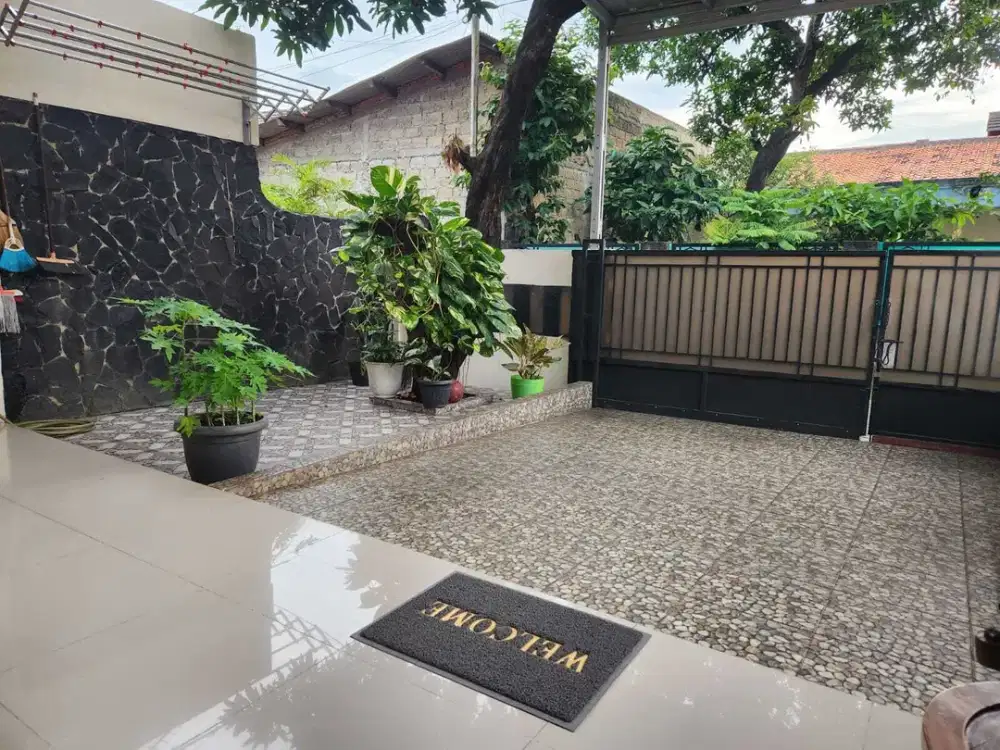 Rumah Homey Rapi Full Furnish Lokasi 5 Menit ke Graha Raya Bintaro