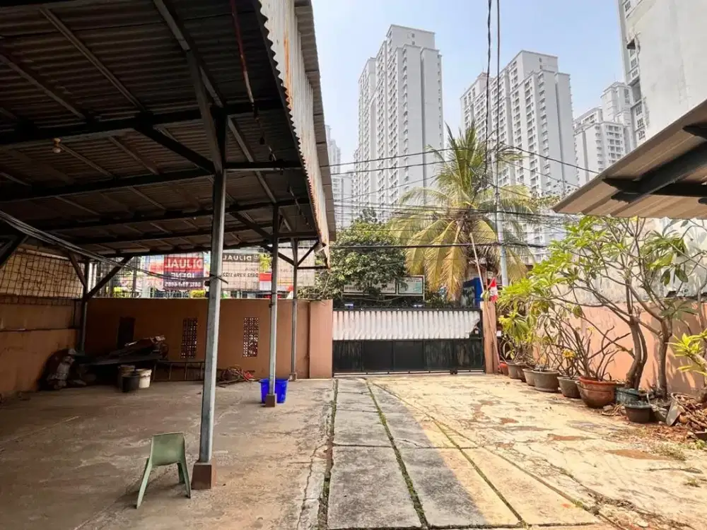 Rumah di Tanjung Duren Timur Strategis Cocok buat Usaha