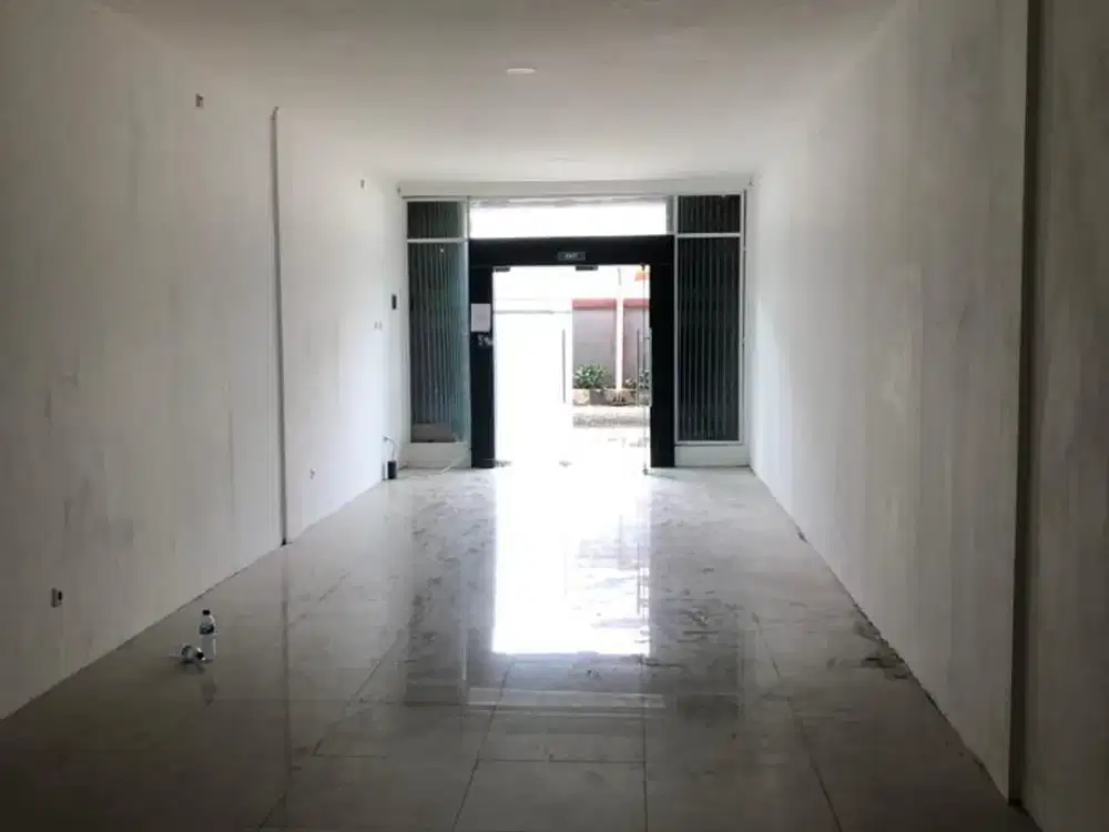 Ruko 3 lantai Dekat Pintu Toll Pinggir jalan raya