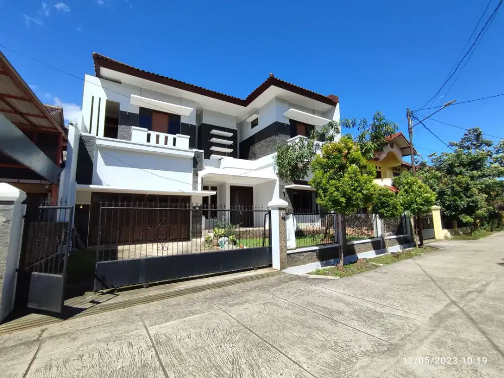 Istimewa Rumah Mewah Siap Huni 2 Lantai di Antapani Kota Bandung
