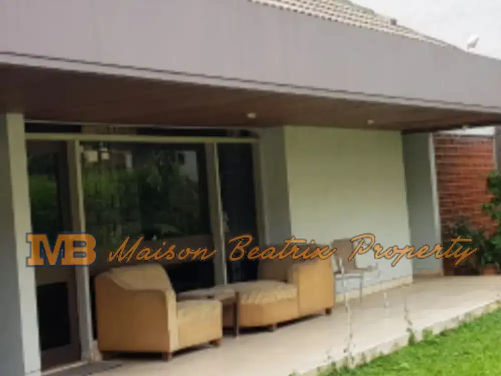 DIJUAL MURAH RUMAH LOKASI SANGAT STRATEGIS DI KEBON JERUK - JAKBAR (IR