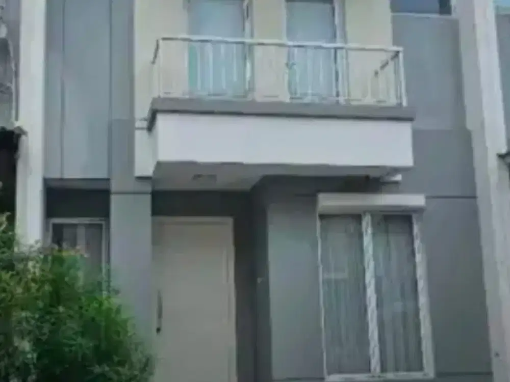 Rumah cantik siap huni  di cluster  synthesis home Ciputat