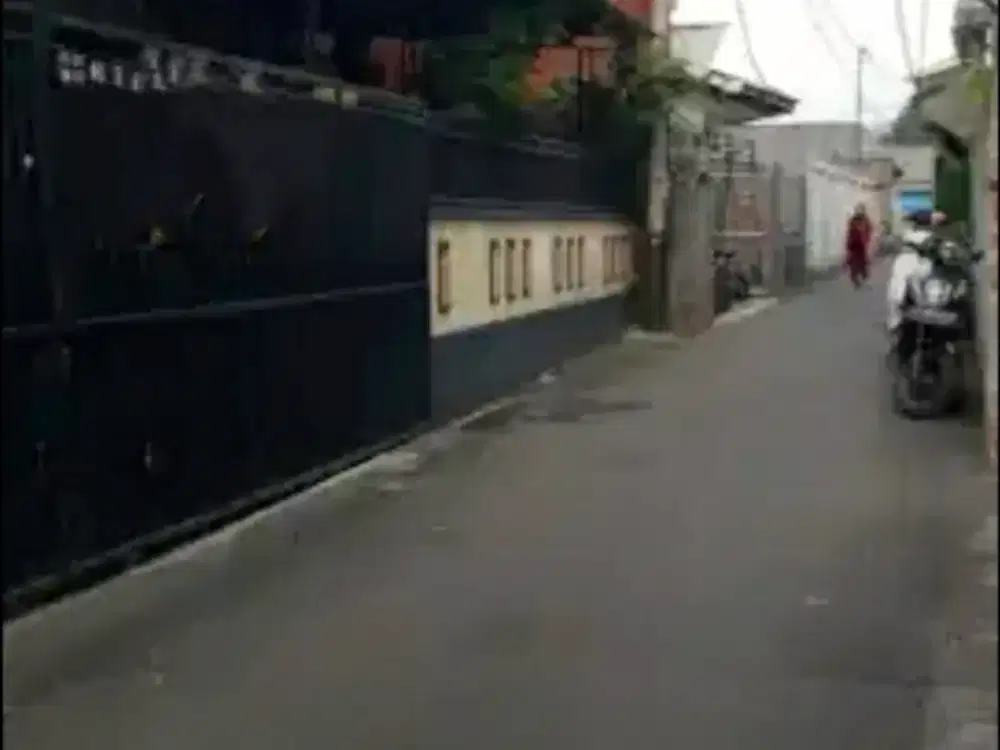 Dijual Rumah hanya 60 meter ke jalan raya tengah gedong pasar Rebo