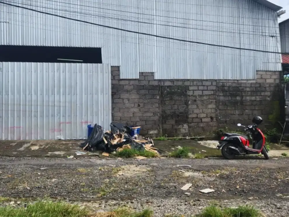 Di kontrakan gudang jalan Cargo, Denpasar, Bali