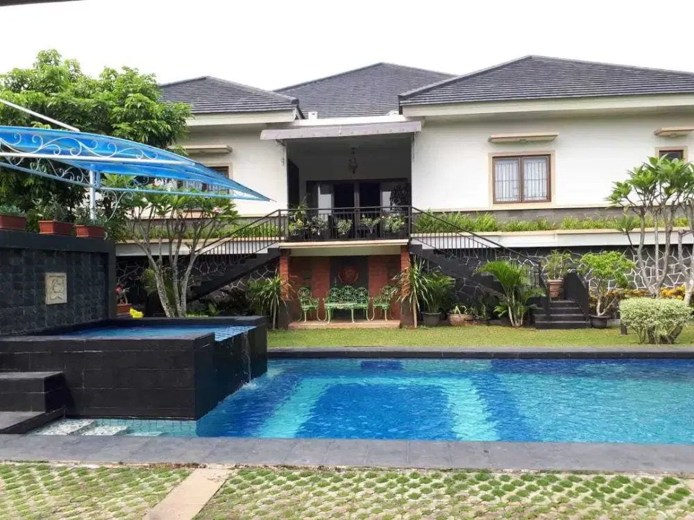 Rumah Mewah dalam Townhouse di Limo Depok