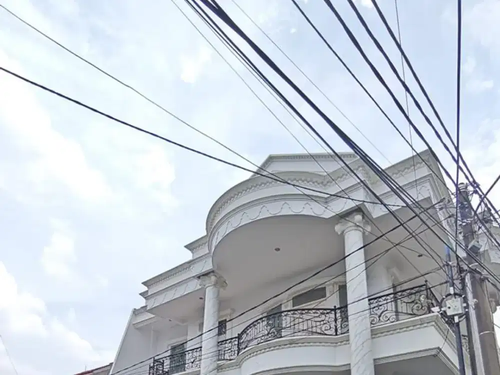 DIJUAL RUMAH HOOK CANTIK 2 LANTAI JAKBAR