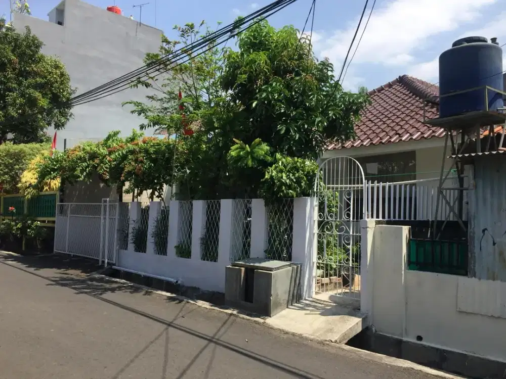 Rumah Di Jl.Rawa Simprug,Kebayoran Lama