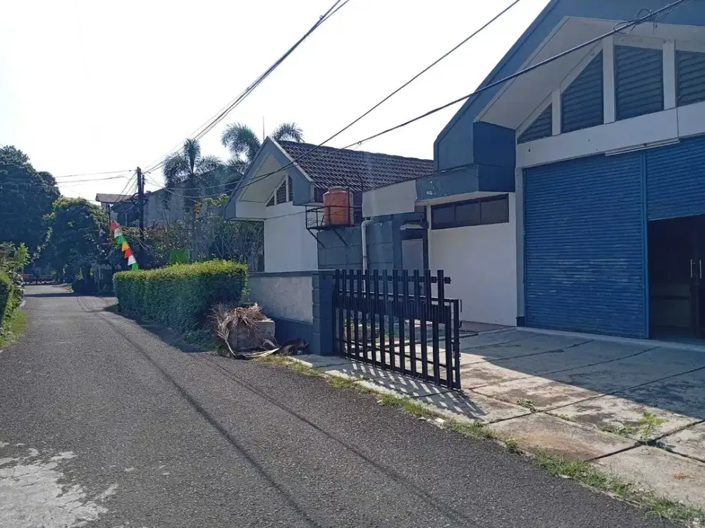 Rumah luas siap huni di Turangga Buah batu