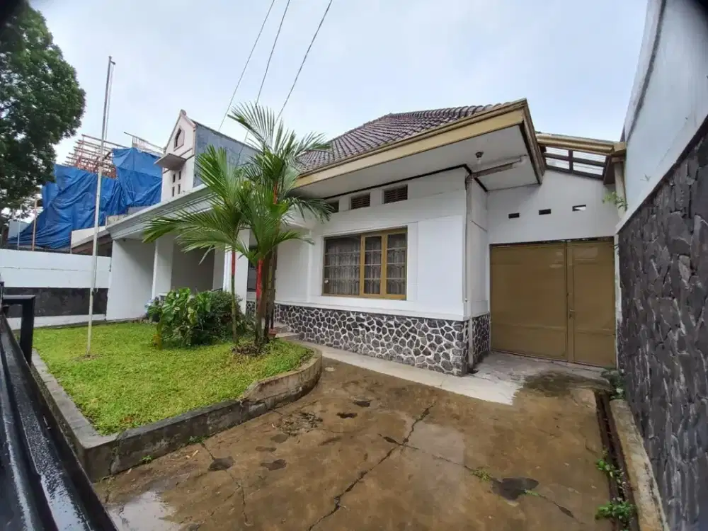 Rumah lama terawat sayap Riau Bandung