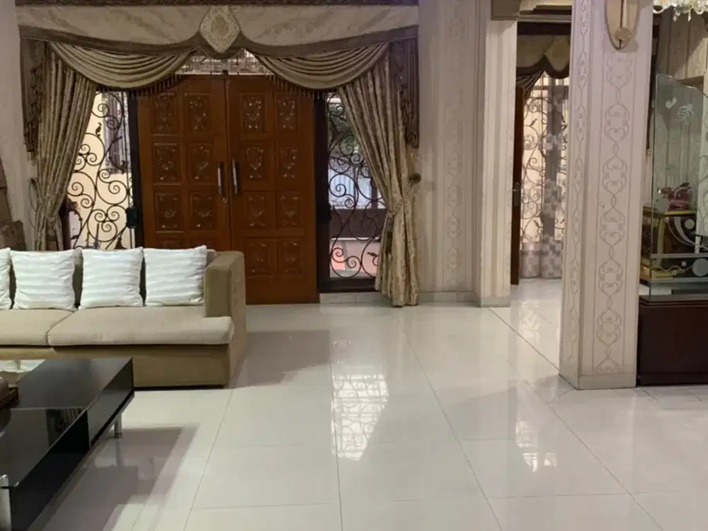 Jual Cepat Rumah bagus 2 lantai di Jl Garut Menteng, Jakarta Pusat