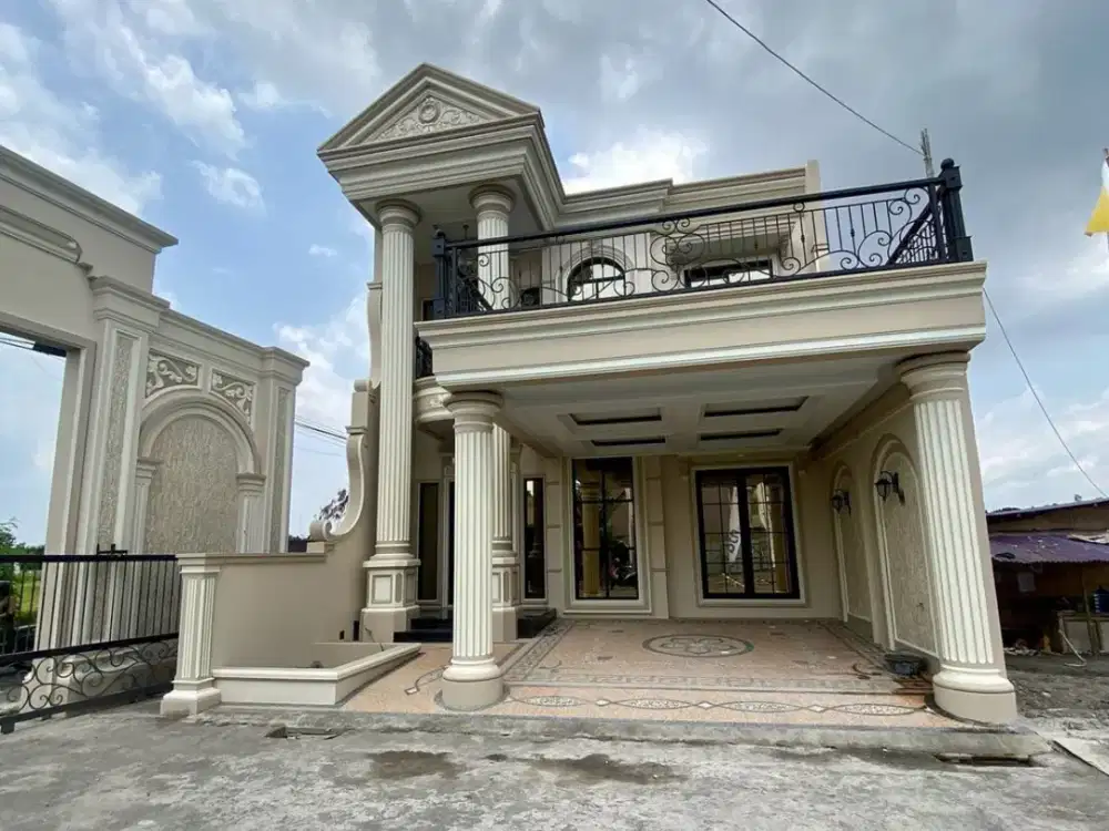 Townhouse Siap Huni Dengan Privat Pool, Dekat UMY Di Gamping Sleman