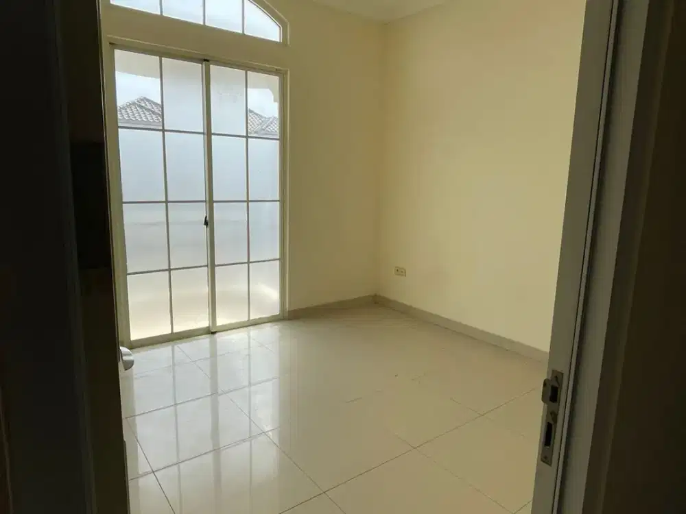 Dijual Cepat Rumah View Danau Cluster Europe Green Lake City