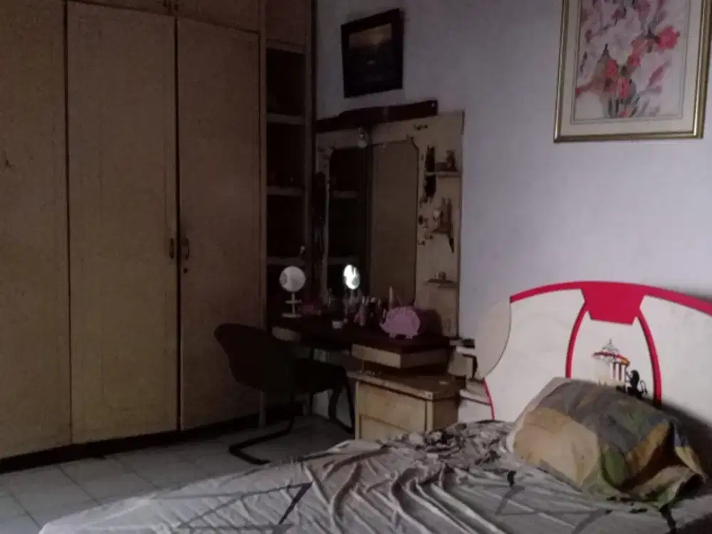 Jual rumah pinggir jalan, cocok untuk Usaha  di Petojo, Jakarta Pusat.