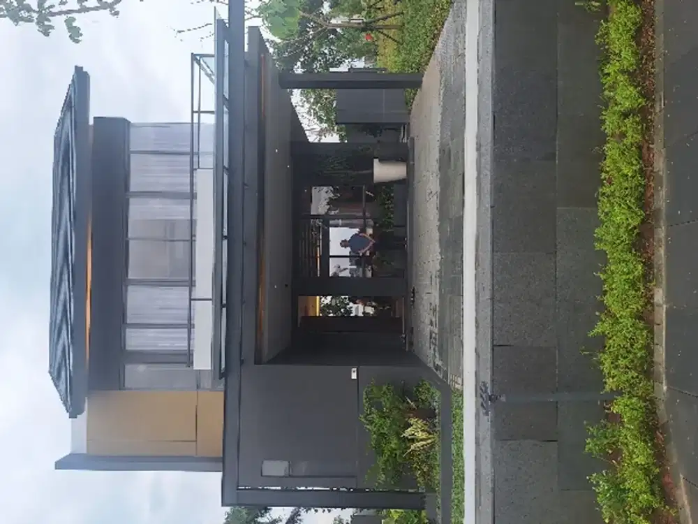 RUMAH MEWAH TRATEGIS NEMPEL GADING SERPOMG