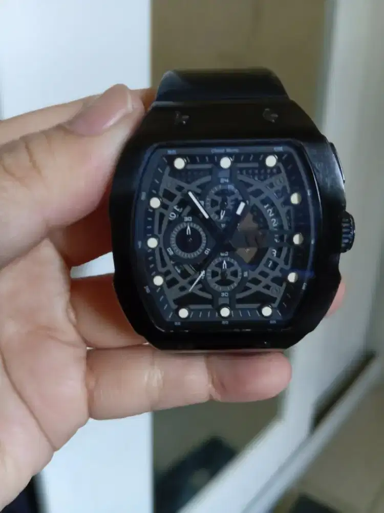 Jam tangan pria brand Christ vera