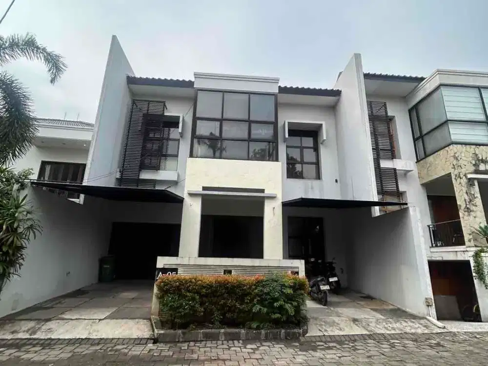Sale : Villa at Kebagusan