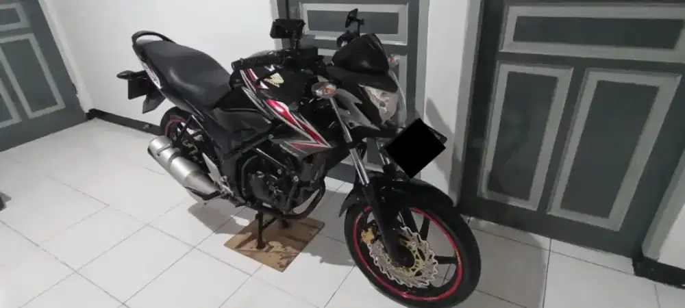 Honda CB 150R 2014 ( D )Betul betul Mulus Sekali !!!