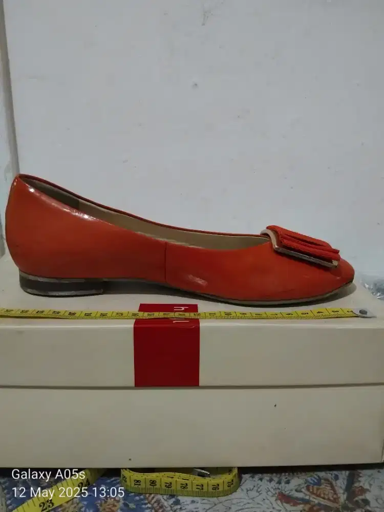Sepatu wanita hogel