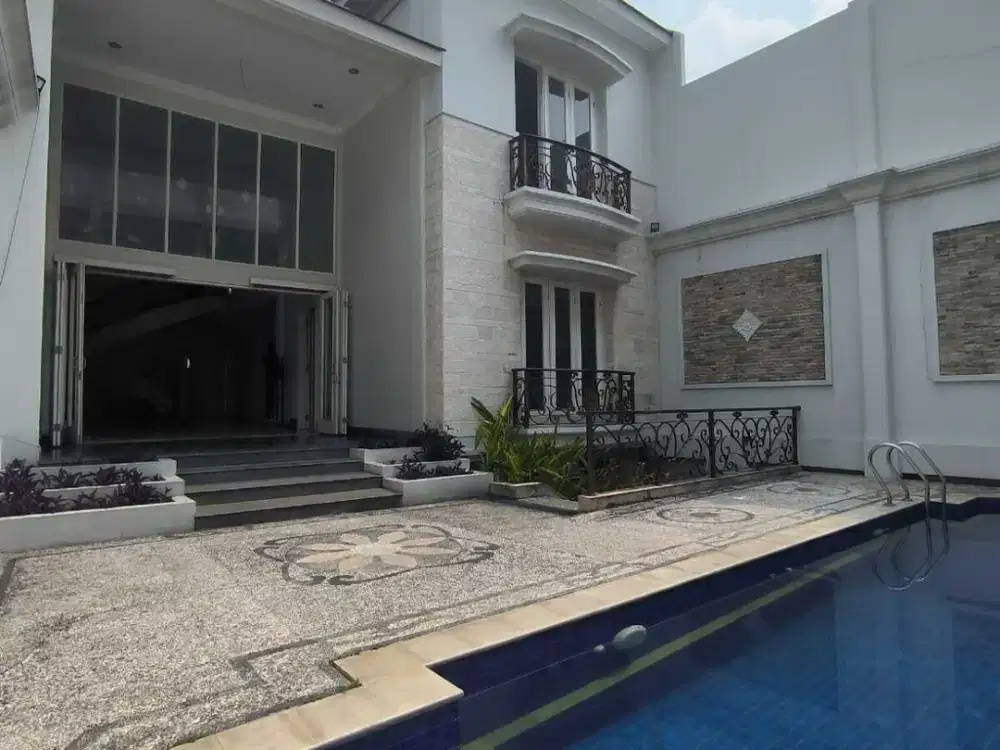 Jual rumah strategis bebas banjir di Cawang otista Jakarta Timur