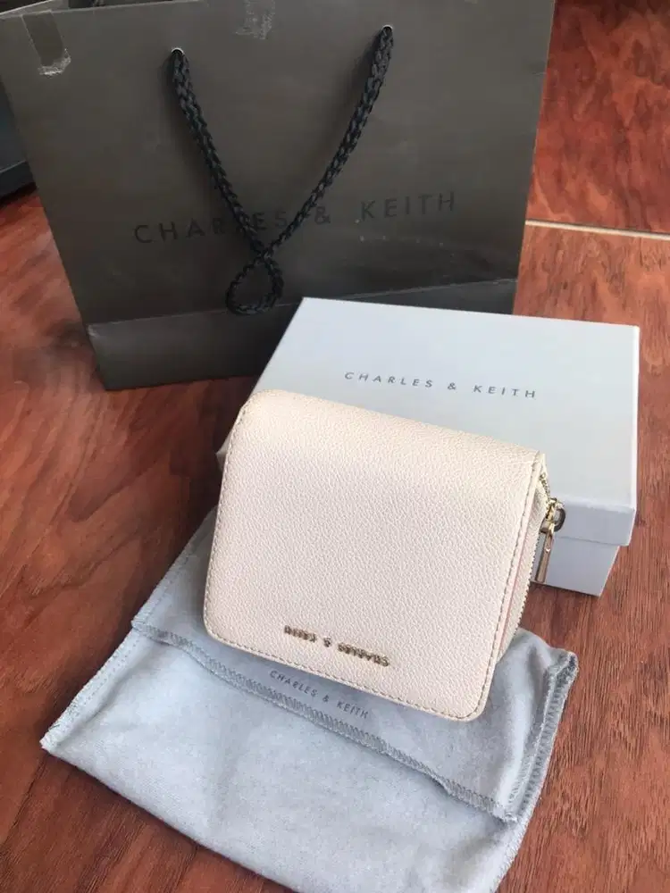 dompet charles & keith