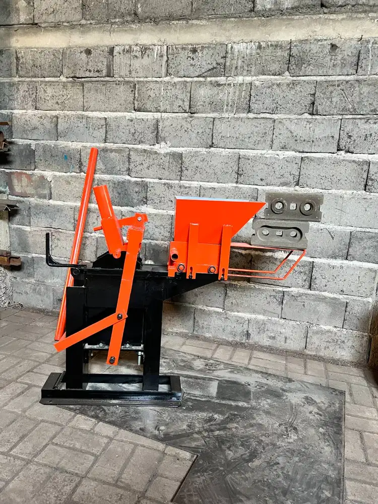 Mesin Cetak Bata Interlock