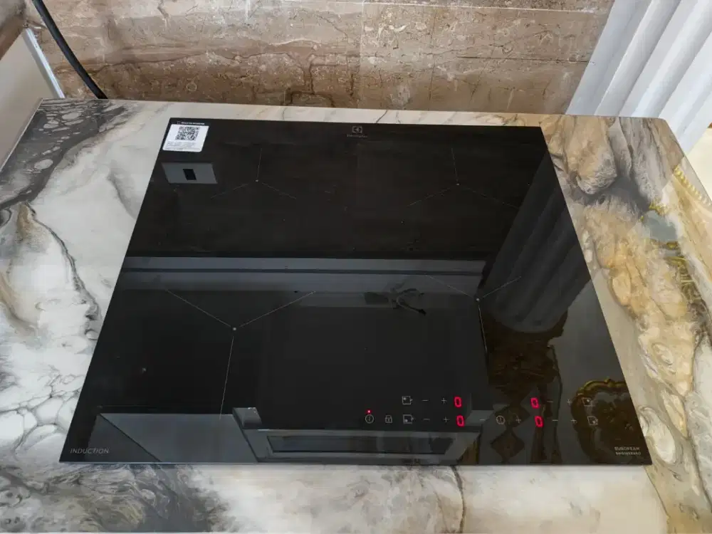 kompor tanam induksi Electrolux