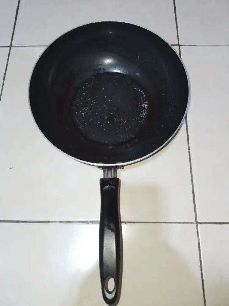 Wajan penggorengan, merk maspion, L28cm, kondisi ok, bisa nego