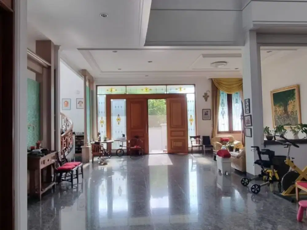 Rumah Hook Taman Permata Buana 3 lantai jakarta Barat