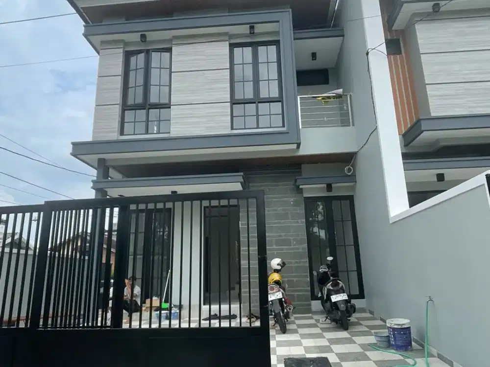 Rumah Gress Minimalis Kontemporer Hanya selangkah ke Raya Meer