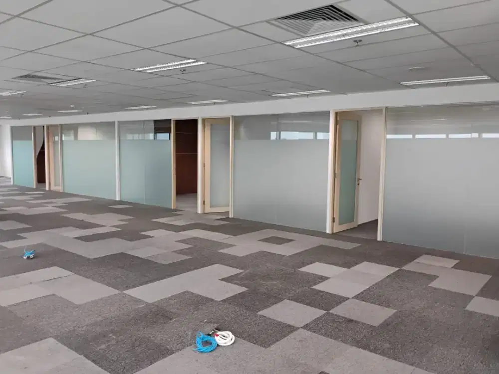 Sewa Kantor Sdh Ada Partisi 444 m2 di Wisma 46 Sudirman