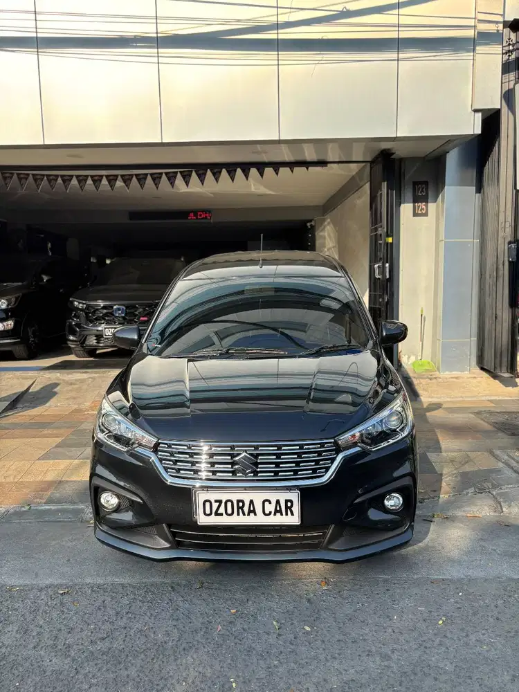 Suzuki Ertiga GL 4X2 AT (LOW KM , PAJAK ON JUNI 2026)