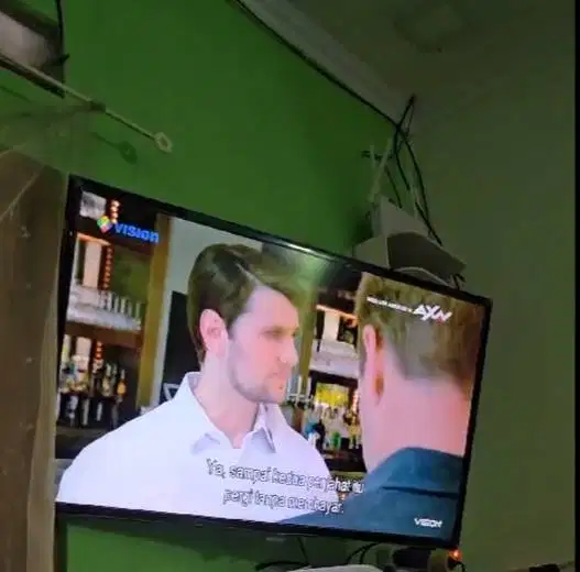 Sharp's AQUOS TV LC-50LE460 50 Multi-System Ultra Slim LED Digita TV