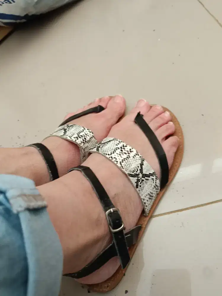 SANDAL SANTAI lucu