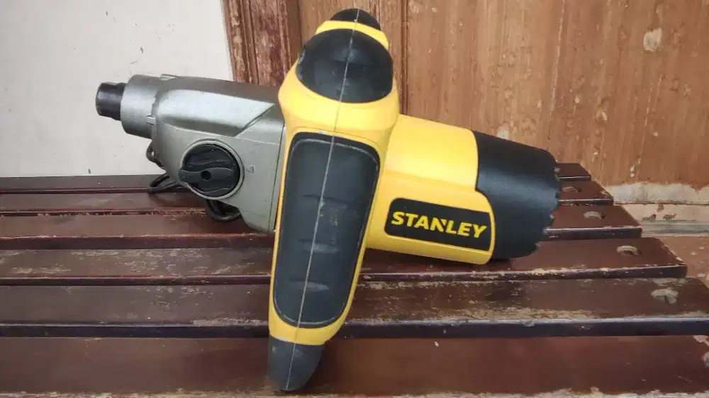 Mesin Pengaduk Listrik Stanley SDR1400