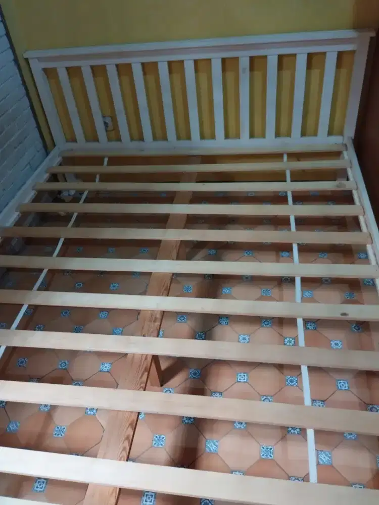 Turun Harga Dipan Tempat Tidur Fabelio