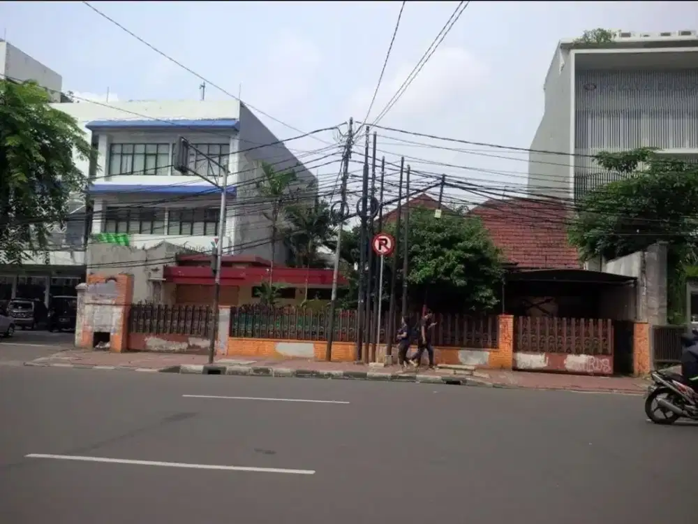 RUMAH LOKASI PREMIUM !! DI MENTENG JAKARTA PUSAT