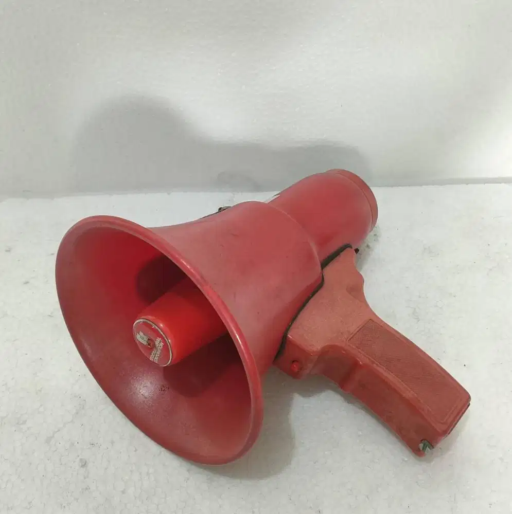 Toa Pengeras Suara Portable Pesawat