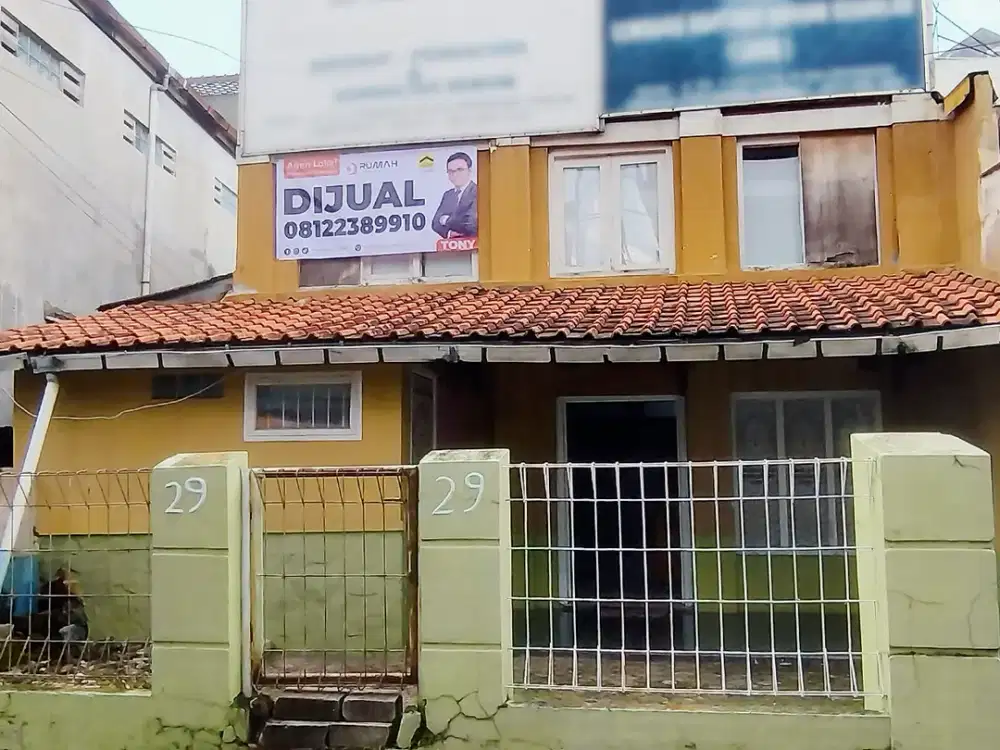 Rumah 2 Lantai Cocok Untuk Hunian Atau Ruang Usaha di Pusat Kota