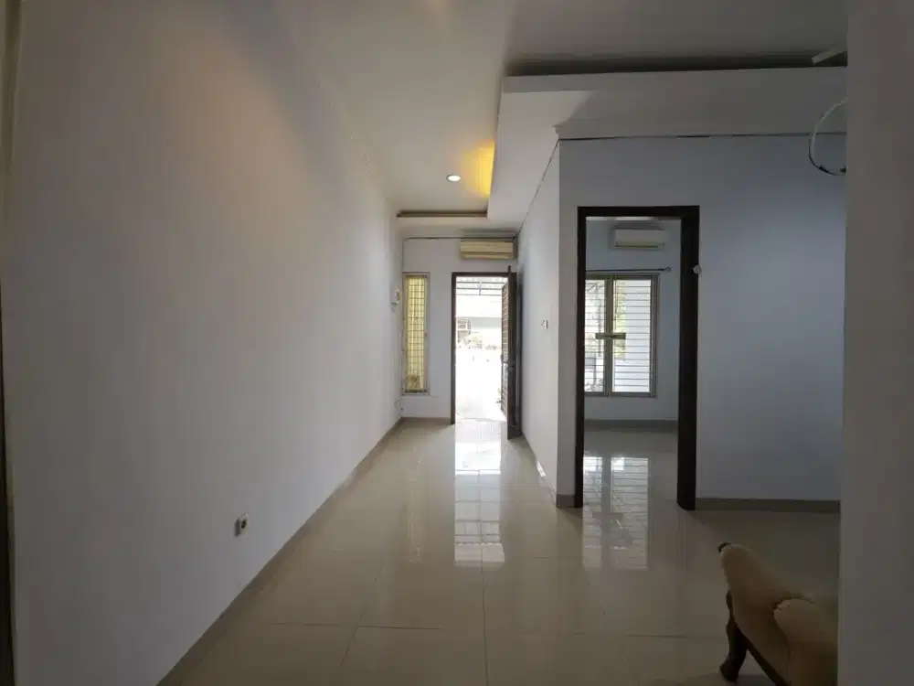 Rumah duri kepa dekat jalan tol kebon jeruk jakarta barat