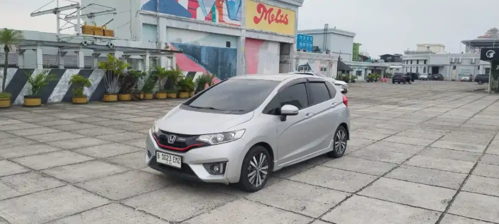 Honda jazz Rs E matic silver 2015