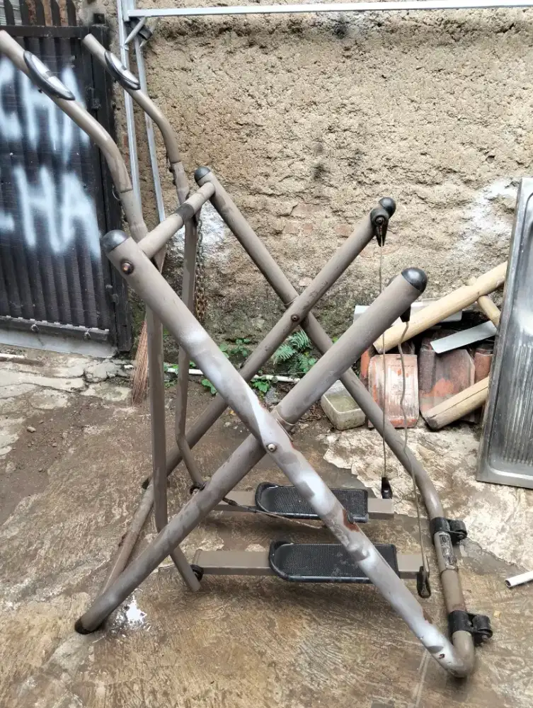 Alat olahraga fitnes air walker