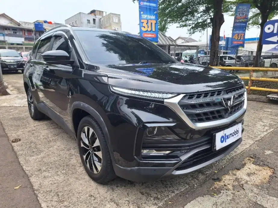 LOW DP Wuling Almaz 1.5 Exclusive 7-Seater Bensin-AT 2021 KZM