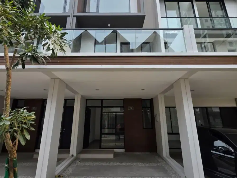 DISEWA RUMAH OSAKA RESIDENCE PIK 2 4.5x10 (3 LANTAI) BRAND NEW SIAP HUNI MURAH