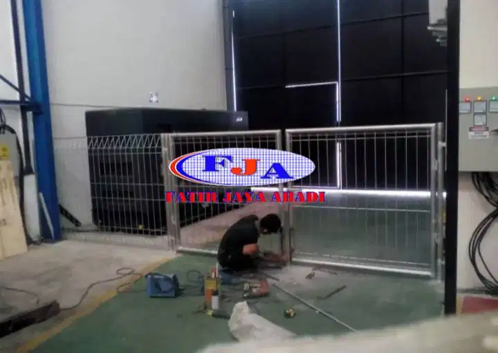 Pintu Pagar Brc Swing Ganda T.90 cm x L.300 cm HDG