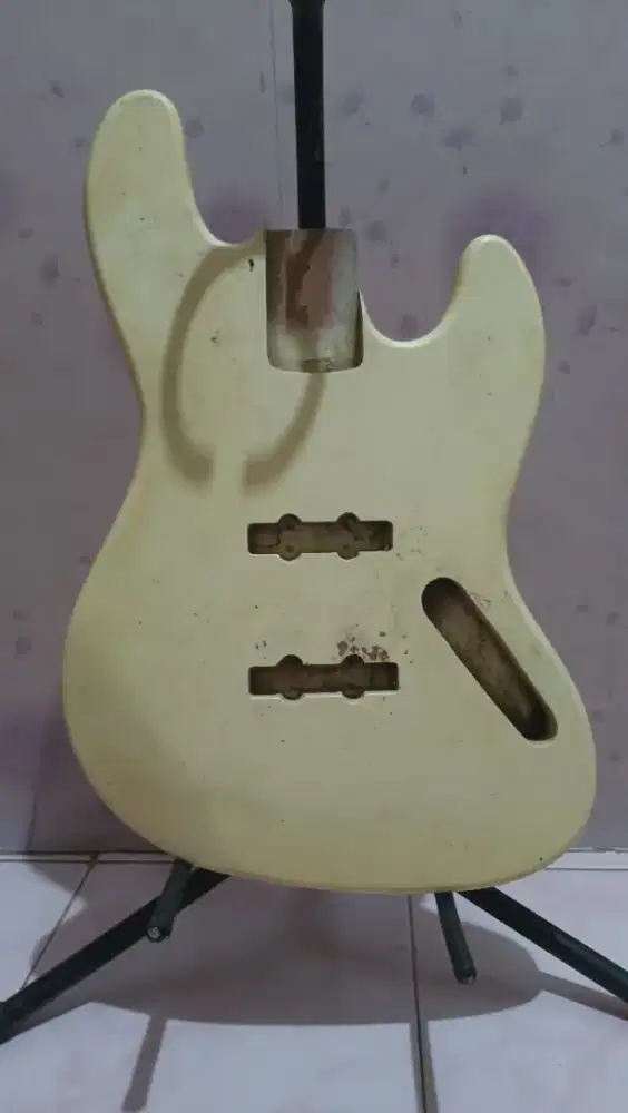 Body Jazz Bass Putih Gading Vintage Kayu Alder