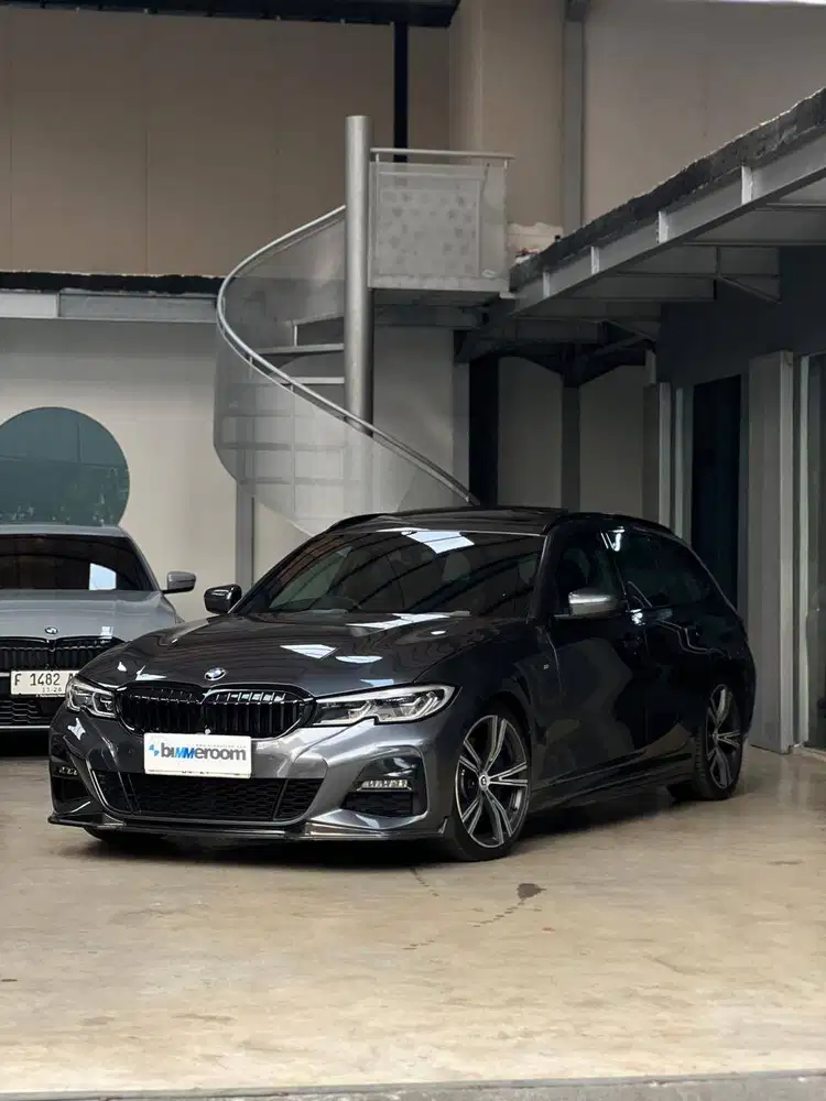 BMW 320i M-Sport Touring G21